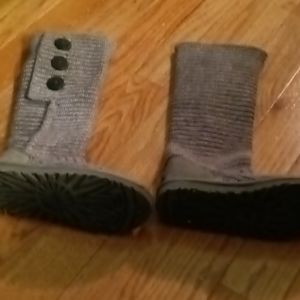 UGH gray knits boots